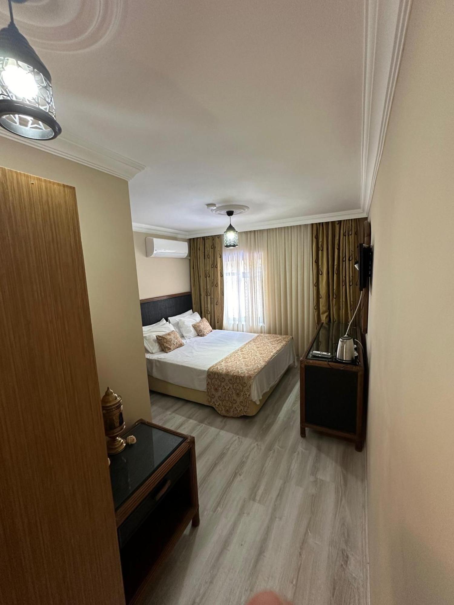 Loost Town Inn Hotel Antalya Buitenkant foto