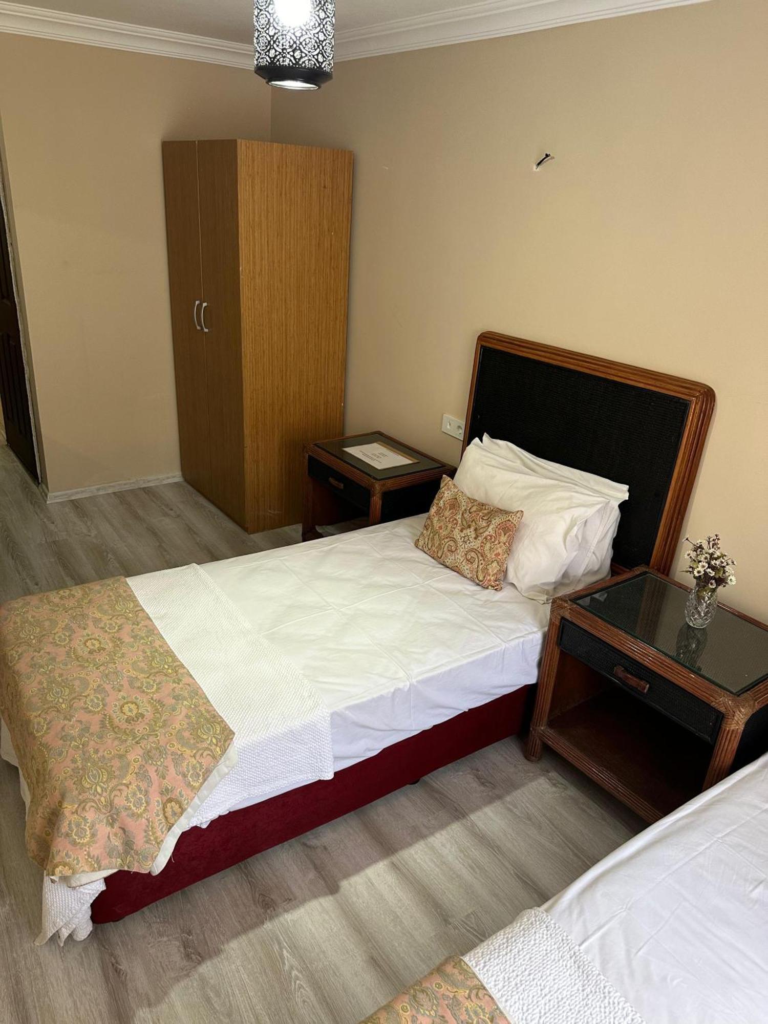 Loost Town Inn Hotel Antalya Buitenkant foto