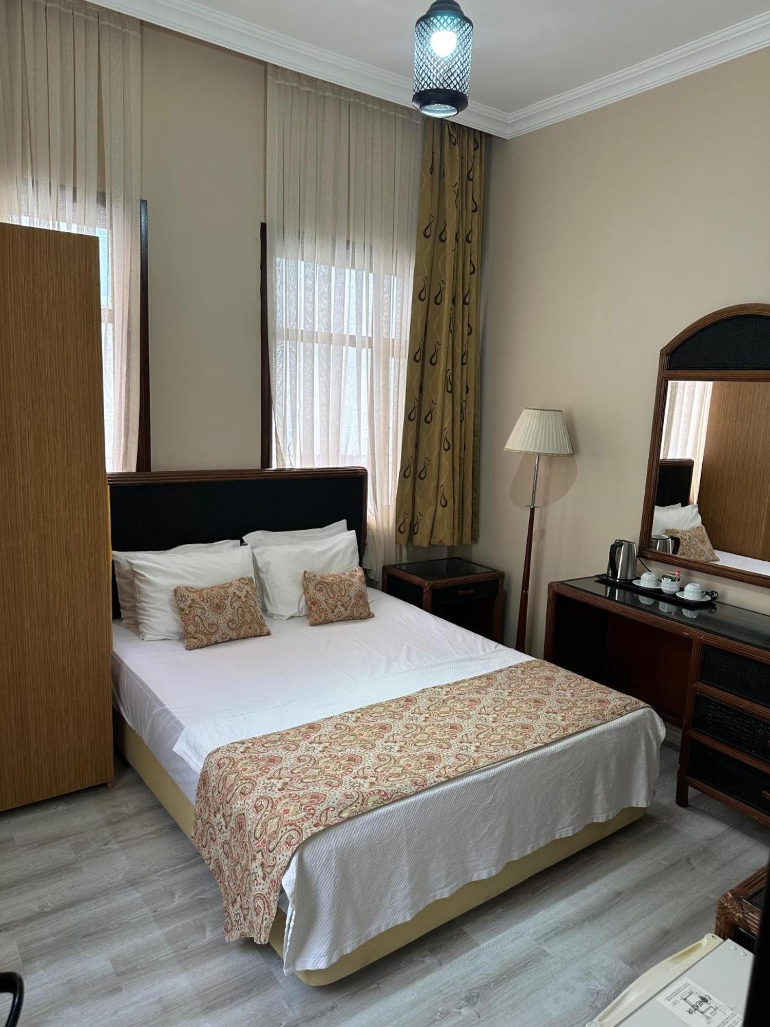 Loost Town Inn Hotel Antalya Buitenkant foto