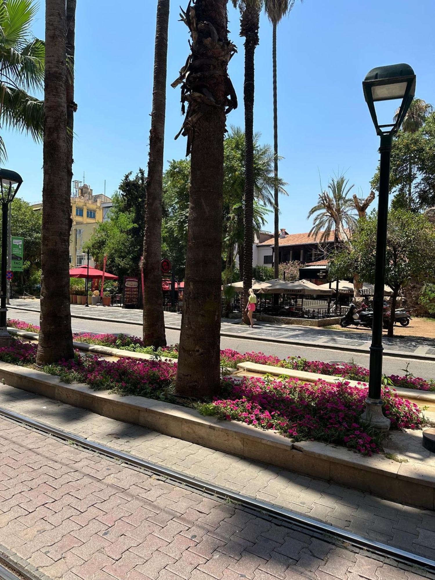 Loost Town Inn Hotel Antalya Buitenkant foto