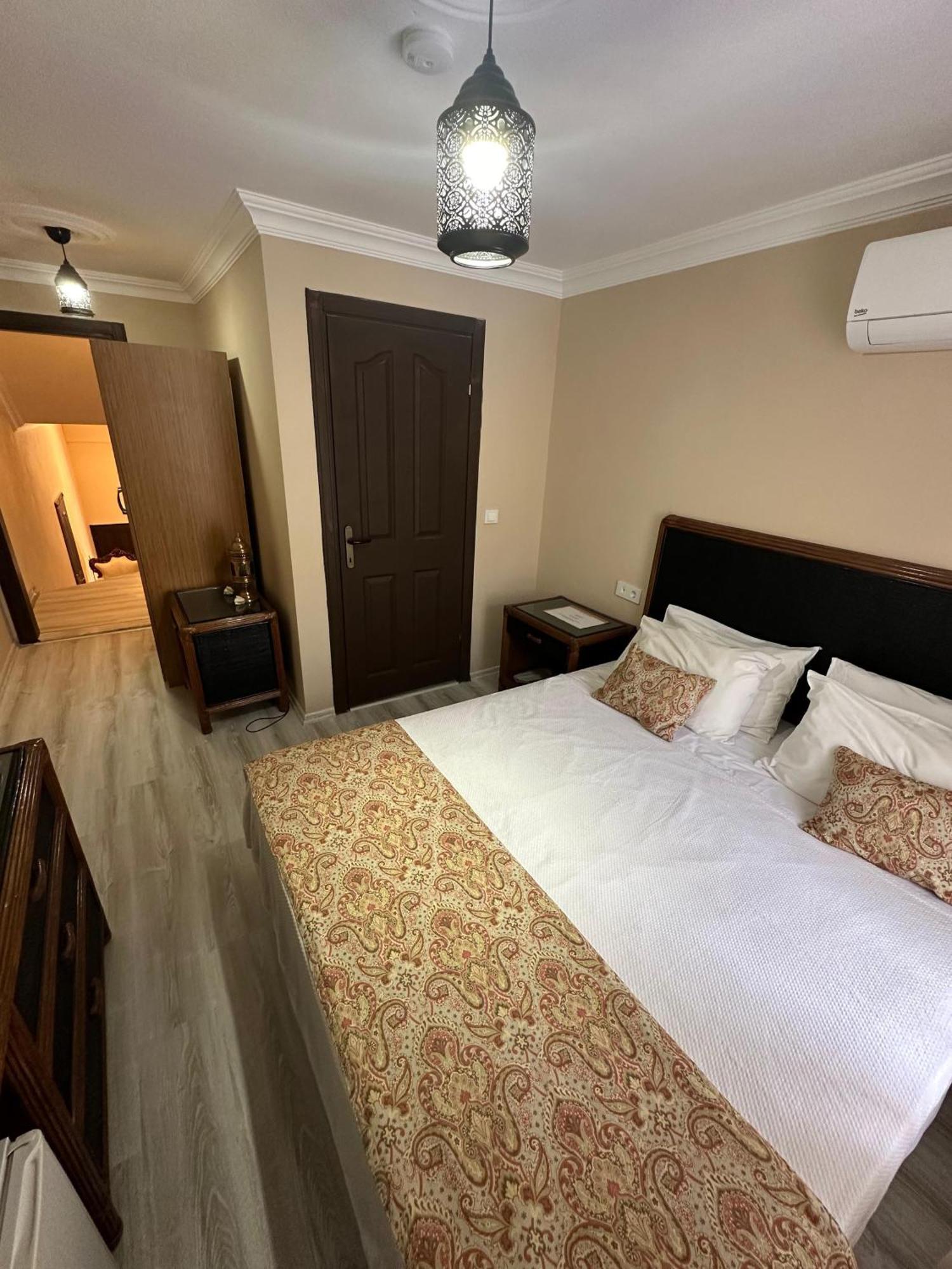 Loost Town Inn Hotel Antalya Buitenkant foto